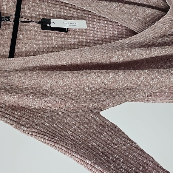 Express Soft Pink Sweater - Picture 5 of 9